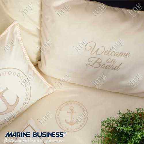 Cuscini e lenzuolo Santorini di Marine Business Cuscini e lenzuolo Santorini di Marine Business