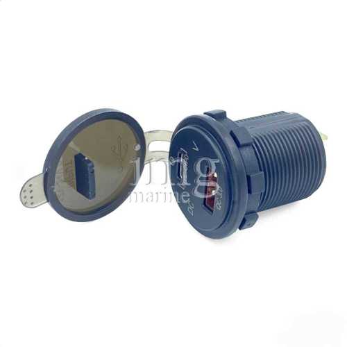 Presa USB 3.0 e PD/Type C con voltmetro digital