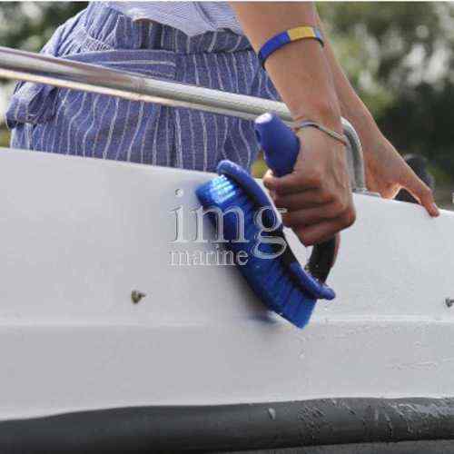 Spazzola con maniglia Shurhold esempio