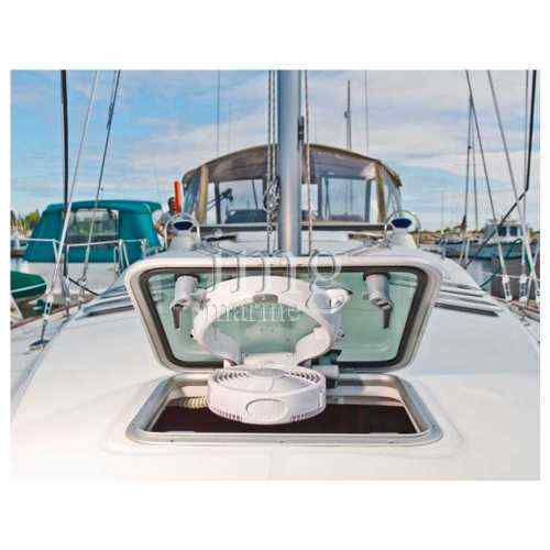 Ventilatore orientabile 12V Caframo per passauomo