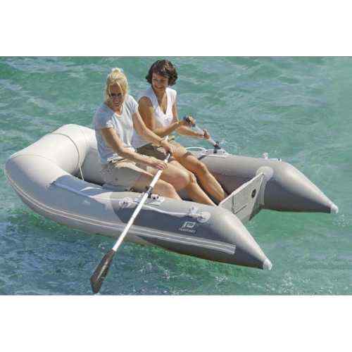 Tender Plastimo Fun con pagliolo gonfiabile, prua quadrata per maggior spazio a bordo